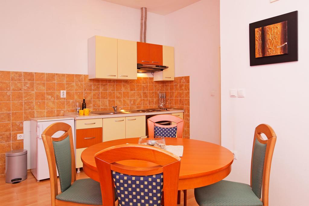 Guest House Kod Peskarije Vela Luka Phòng bức ảnh