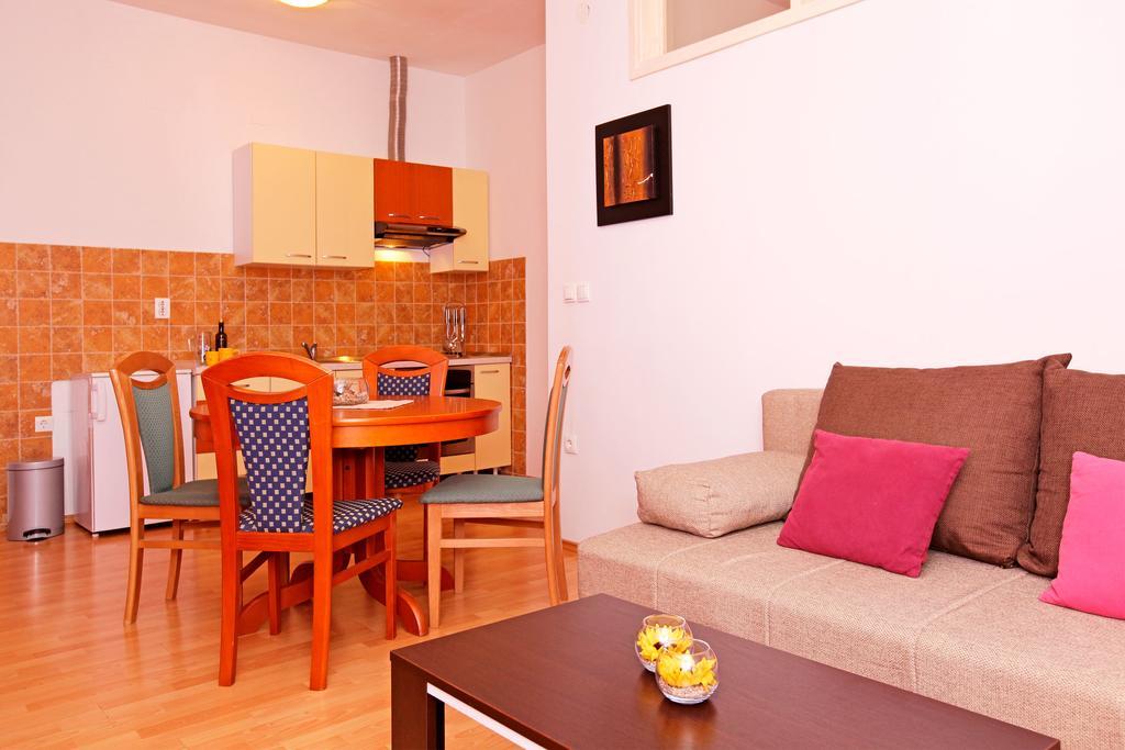 Guest House Kod Peskarije Vela Luka Phòng bức ảnh