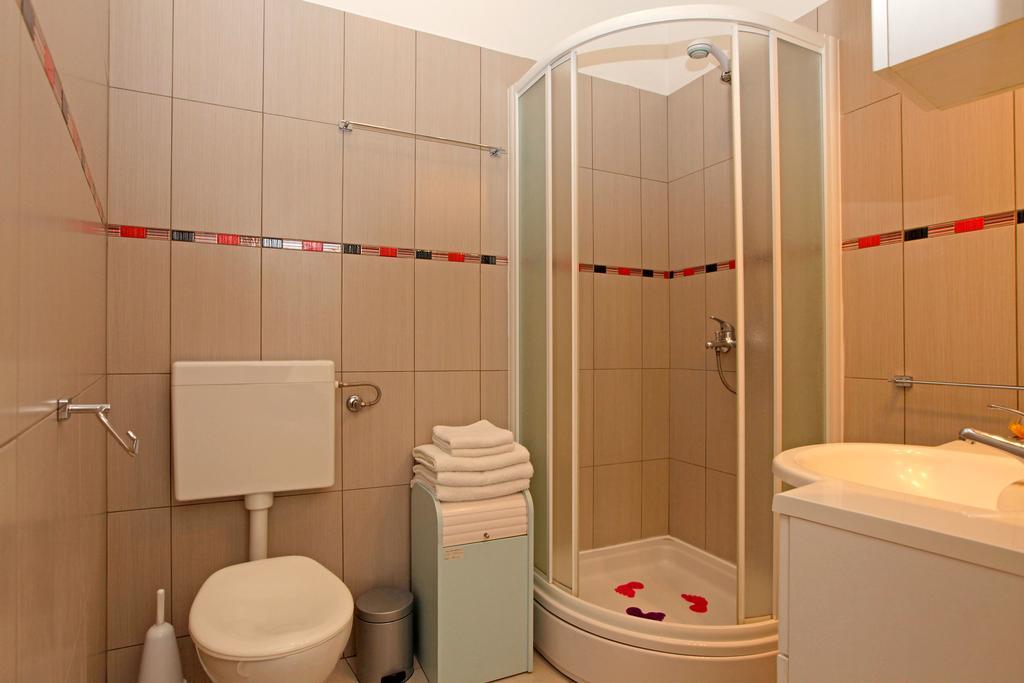 Guest House Kod Peskarije Vela Luka Phòng bức ảnh