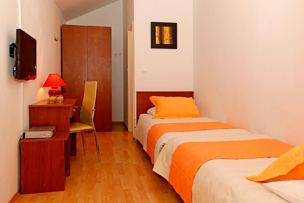 Guest House Kod Peskarije Vela Luka Phòng bức ảnh
